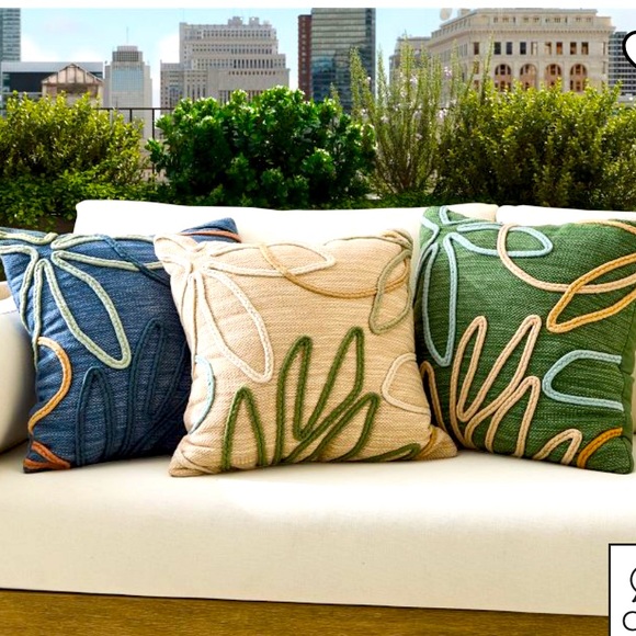 West Elm Eco-Friendly Recycled Material Floral Indoor/Outdoor Throw Pillow NWT. - Picture 2 of 7